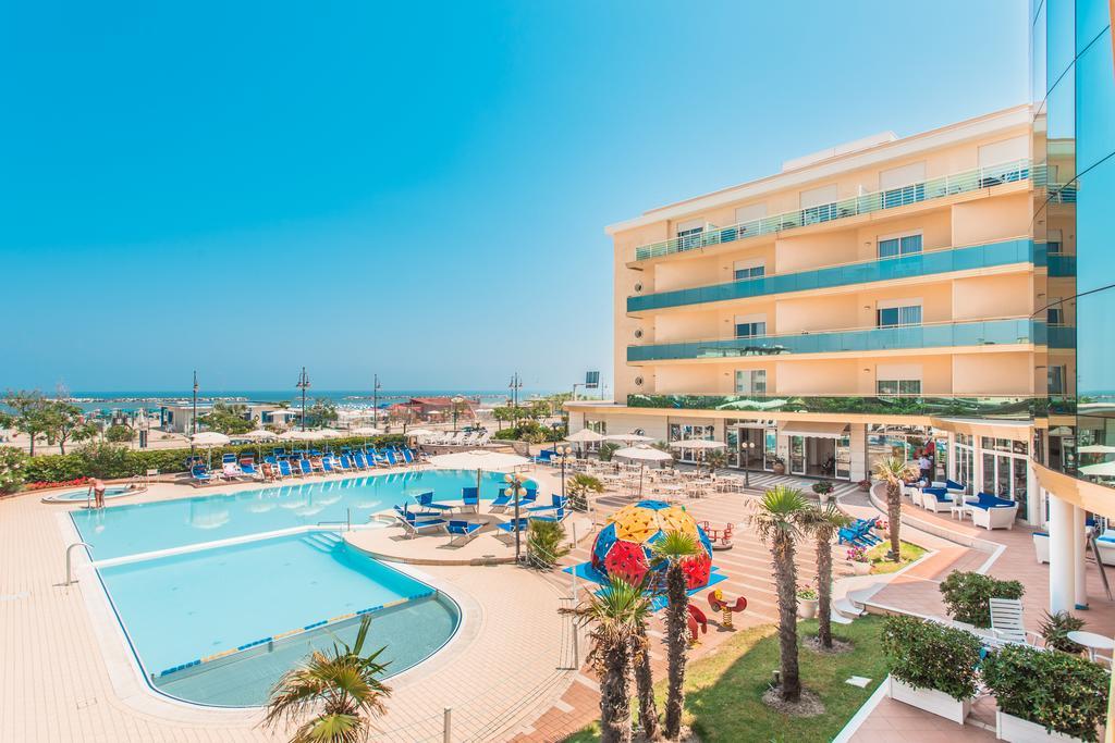 Hotel Valverde & Residenza Чезенатіко Екстер'єр фото