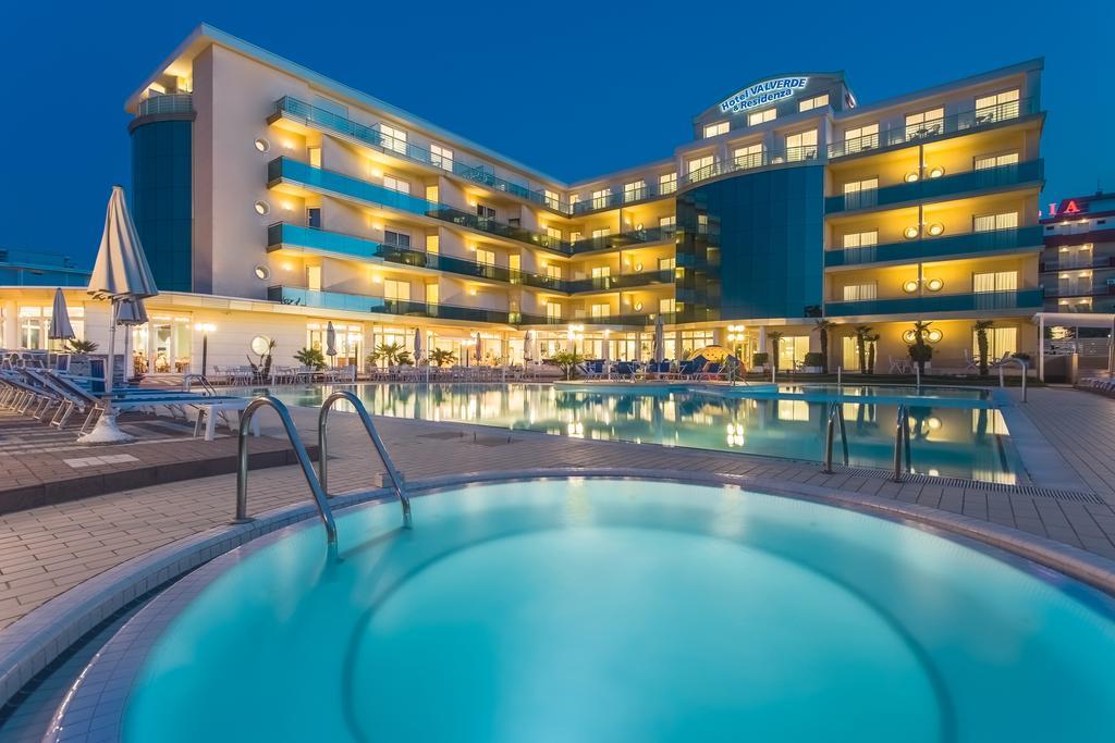 Hotel Valverde & Residenza Чезенатіко Екстер'єр фото