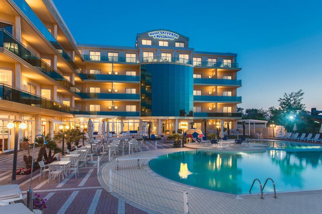 Hotel Valverde & Residenza Чезенатіко Екстер'єр фото